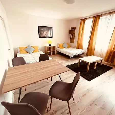 Westend Warm & Cozy Lägenhet